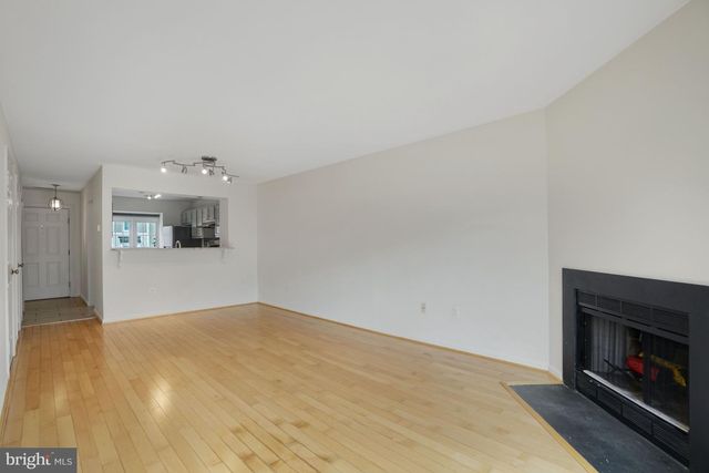 3858 9TH RD S, Arlington, VA 22204