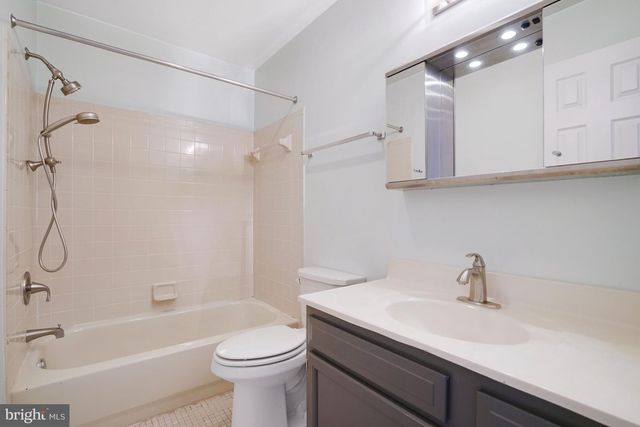 3858 9TH RD S, Arlington, VA 22204