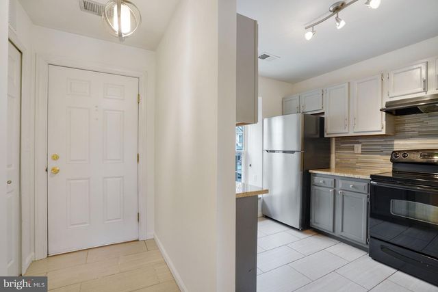 3858 9TH RD S, Arlington, VA 22204