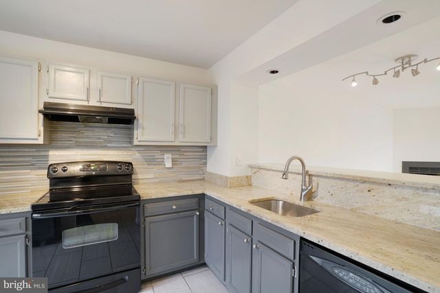 3858 9TH RD S, Arlington, VA 22204