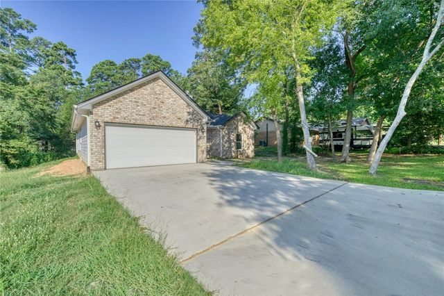 1112 Holly Springs Street, Huntsville, TX 77320