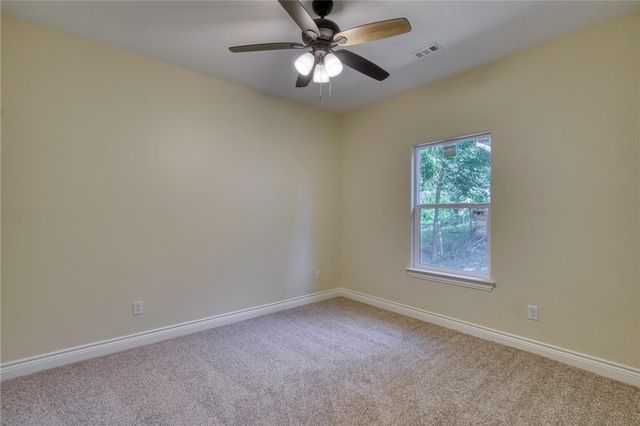 1112 Holly Springs Street, Huntsville, TX 77320