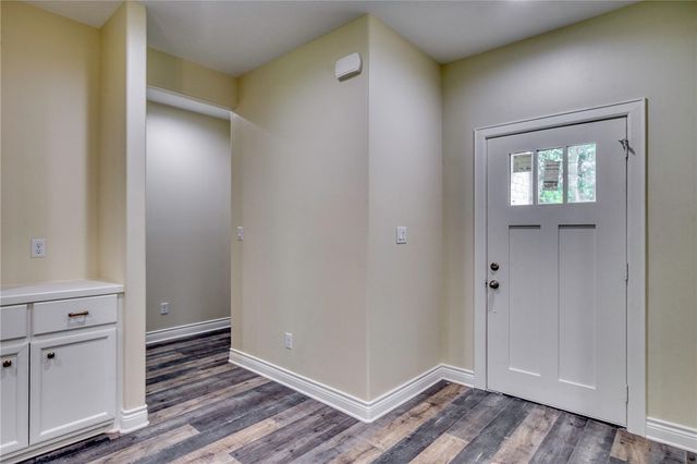 1112 Holly Springs Street, Huntsville, TX 77320