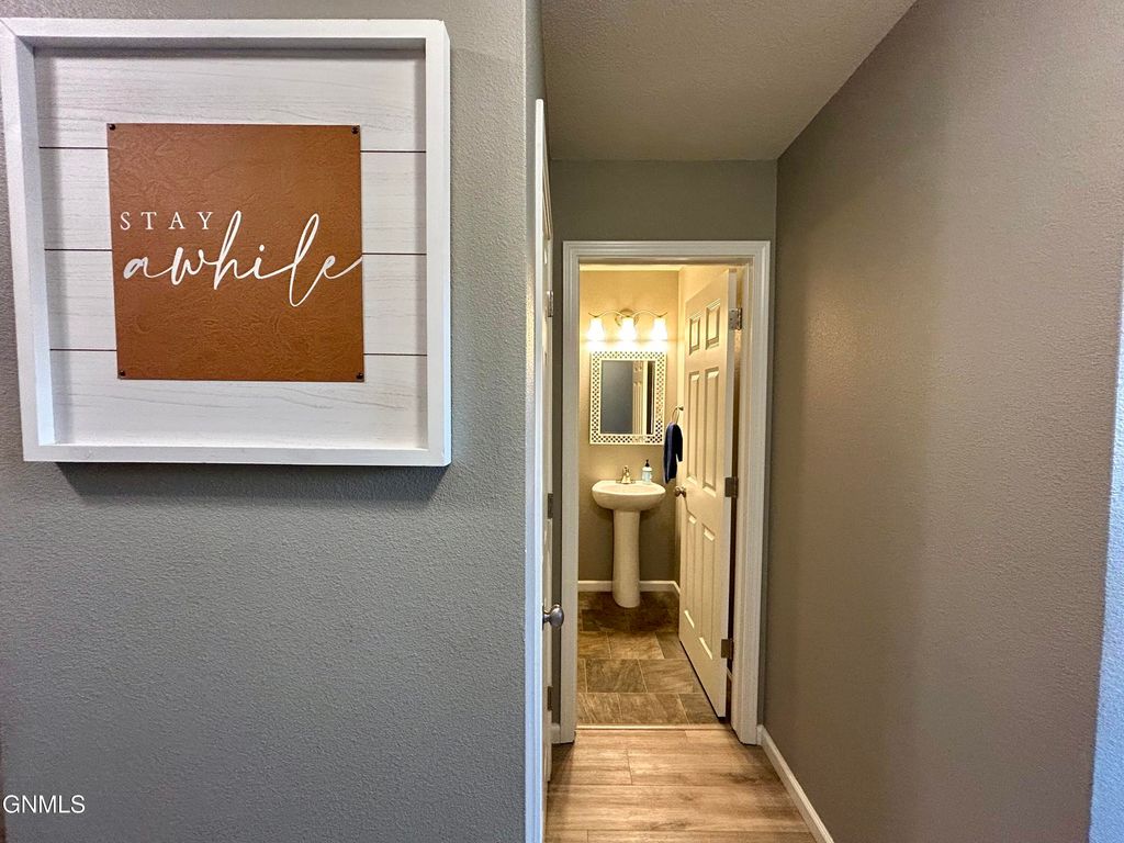 3225 Dortmund Drive, Bismarck, ND 58504 photo 3