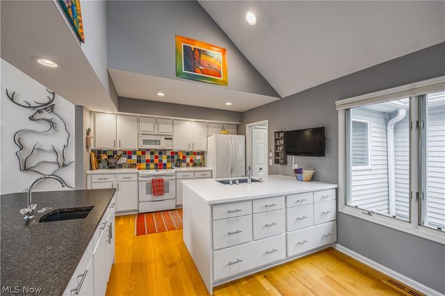 632 Blue Spruce Trail, Chagrin Falls, OH 44023