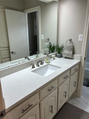 6014 Daven Oaks Drive, Dallas, TX 75248