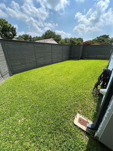 6014 Daven Oaks Drive, Dallas, TX 75248
