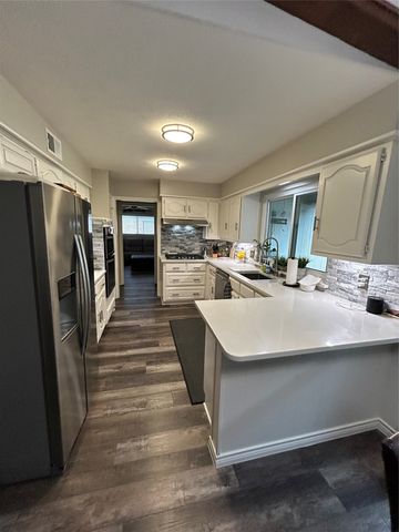 6014 Daven Oaks Drive, Dallas, TX 75248