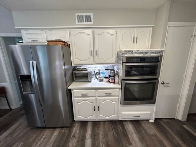 6014 Daven Oaks Drive, Dallas, TX 75248