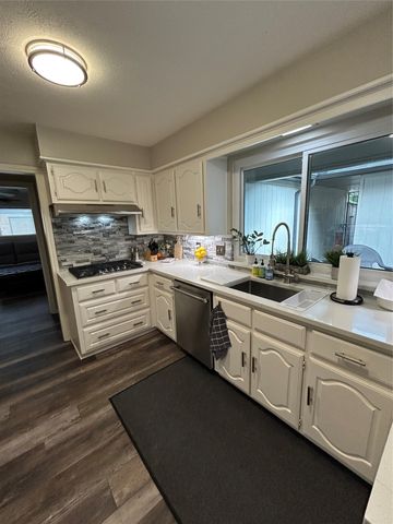 6014 Daven Oaks Drive, Dallas, TX 75248