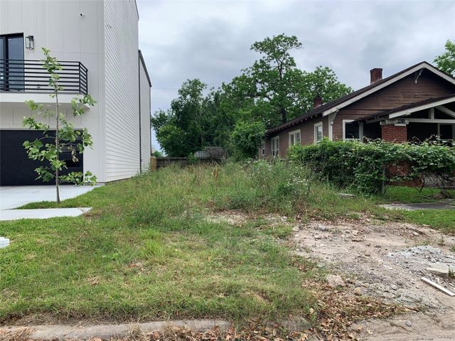 2405 St Charles Street, Houston, TX 77004