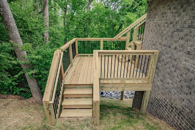701 Harpeth Knoll Ct, Nashville, TN 37221