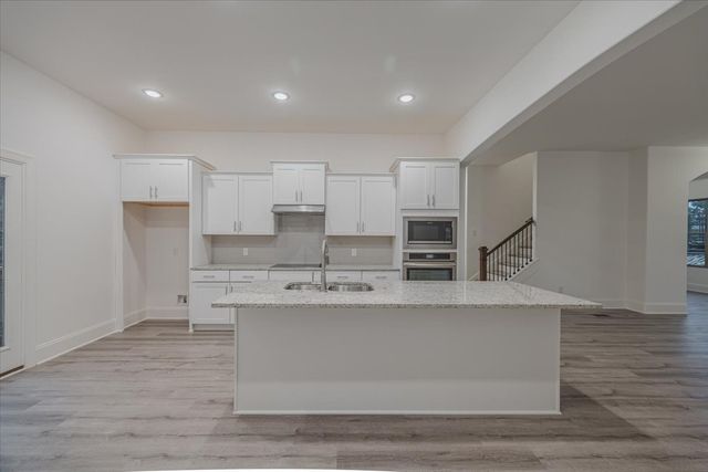 701 Harpeth Knoll Ct, Nashville, TN 37221