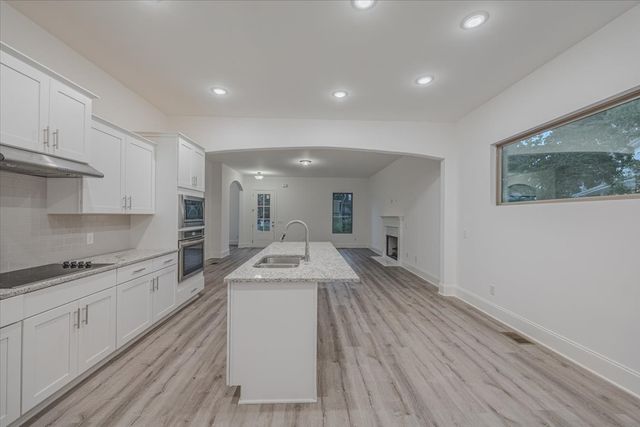 701 Harpeth Knoll Ct, Nashville, TN 37221