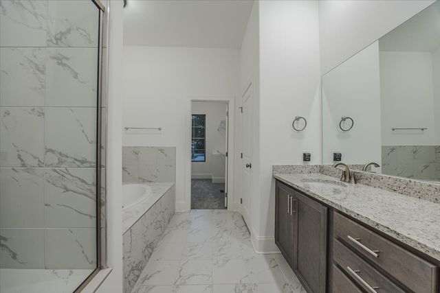 701 Harpeth Knoll Ct, Nashville, TN 37221