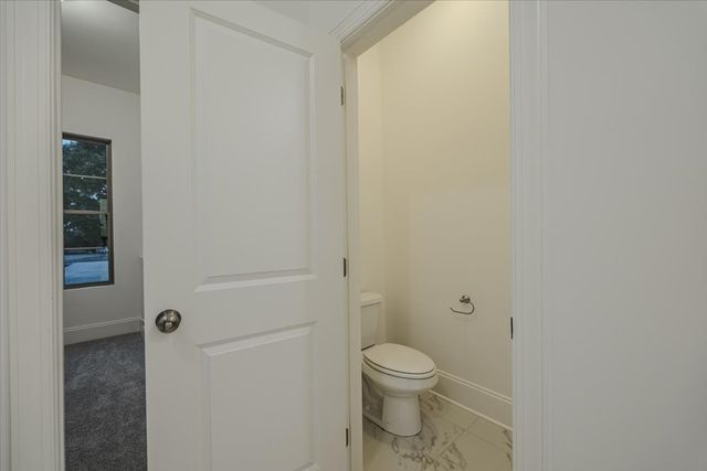 701 Harpeth Knoll Ct, Nashville, TN 37221