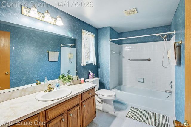 3137 Sandpoint Drive, Brighton Township, MI 48114