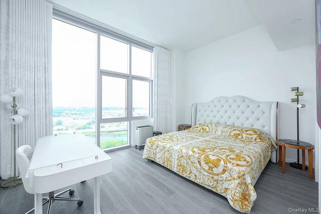 133-36 37th Avenue PH3B, Flushing, NY 11354