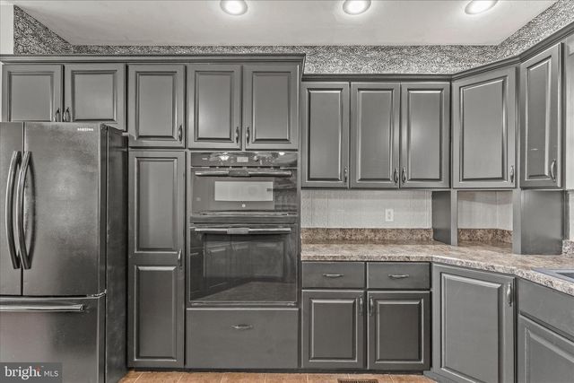 6495 PAMADEVA RD, Hanover, PA 17331