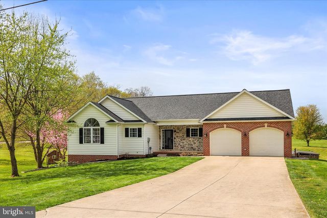 6495 PAMADEVA RD, Hanover, PA 17331