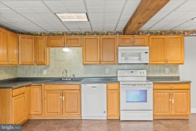 6495 PAMADEVA RD, Hanover, PA 17331
