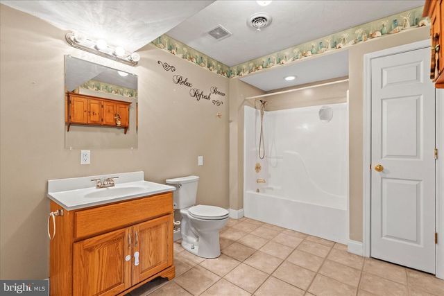6495 PAMADEVA RD, Hanover, PA 17331