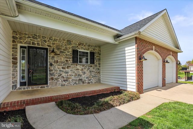 6495 PAMADEVA RD, Hanover, PA 17331