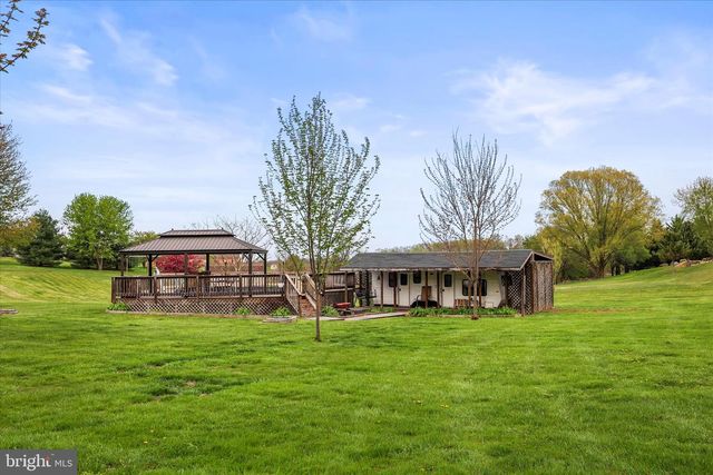 6495 PAMADEVA RD, Hanover, PA 17331