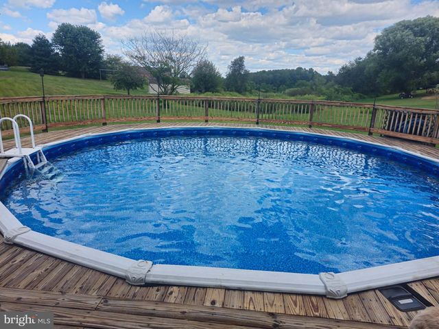 6495 PAMADEVA RD, Hanover, PA 17331