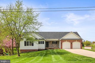 6495 PAMADEVA RD, Hanover, PA 17331