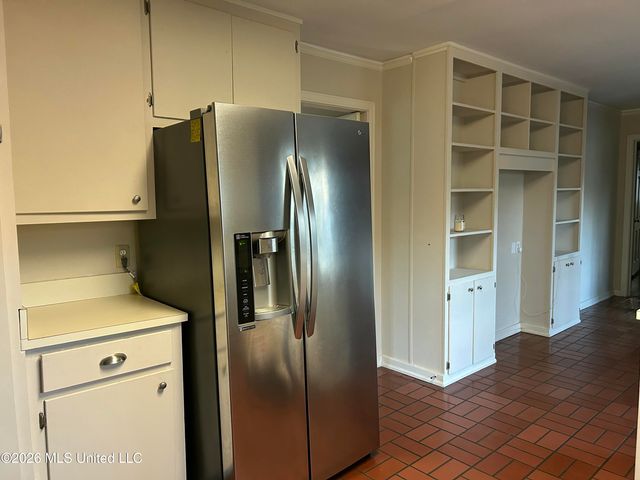 1424 E Northside Drive, Jackson, MS 39211