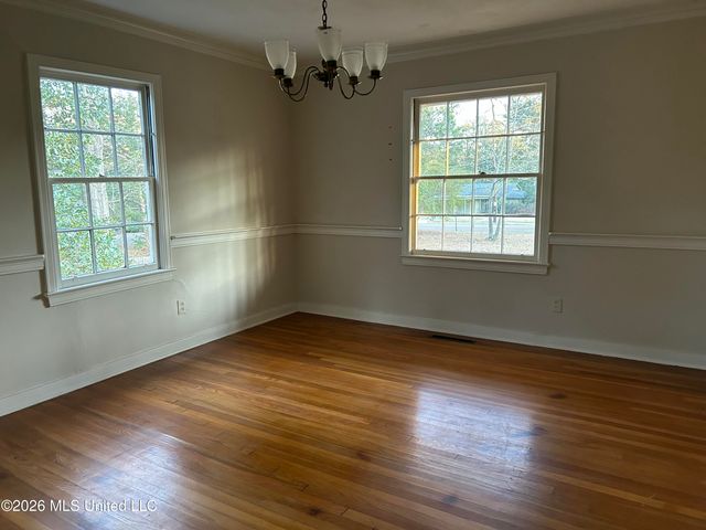 1424 E Northside Drive, Jackson, MS 39211