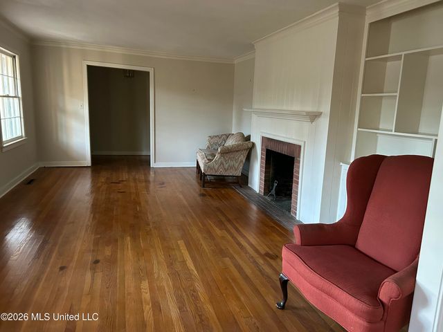 1424 E Northside Drive, Jackson, MS 39211