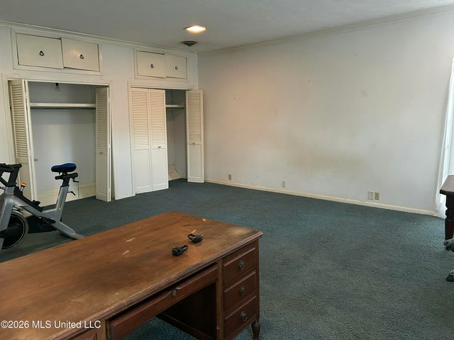 1424 E Northside Drive, Jackson, MS 39211