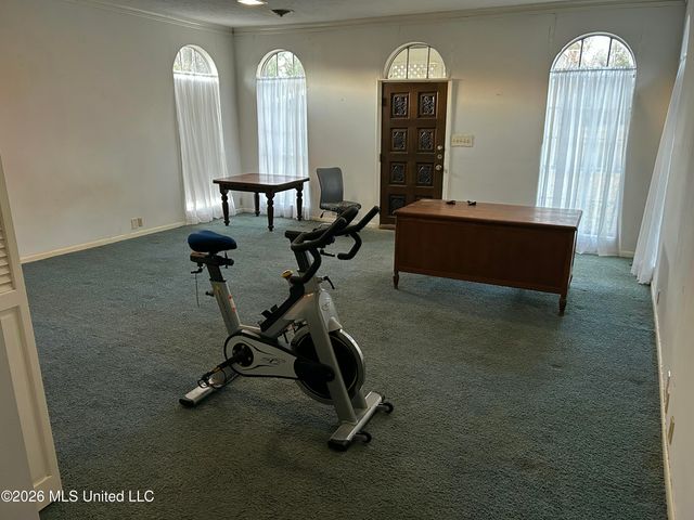 1424 E Northside Drive, Jackson, MS 39211