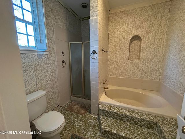 1424 E Northside Drive, Jackson, MS 39211