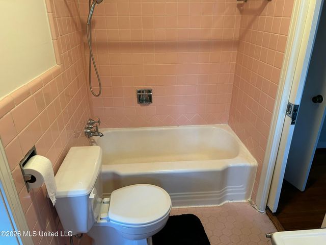 1424 E Northside Drive, Jackson, MS 39211