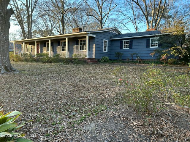1424 E Northside Drive, Jackson, MS 39211