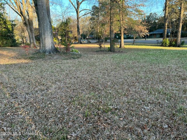 1424 E Northside Drive, Jackson, MS 39211