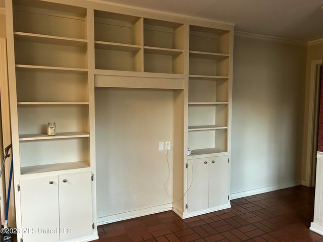 1424 E Northside Drive, Jackson, MS 39211