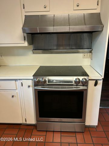 1424 E Northside Drive, Jackson, MS 39211