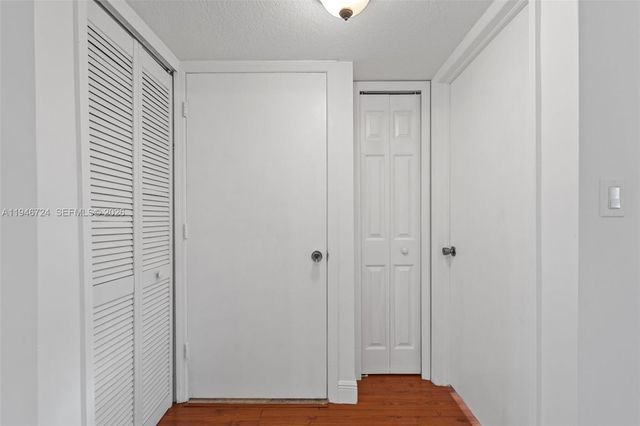 945 NE 34th Ave 103, Homestead, FL 33033