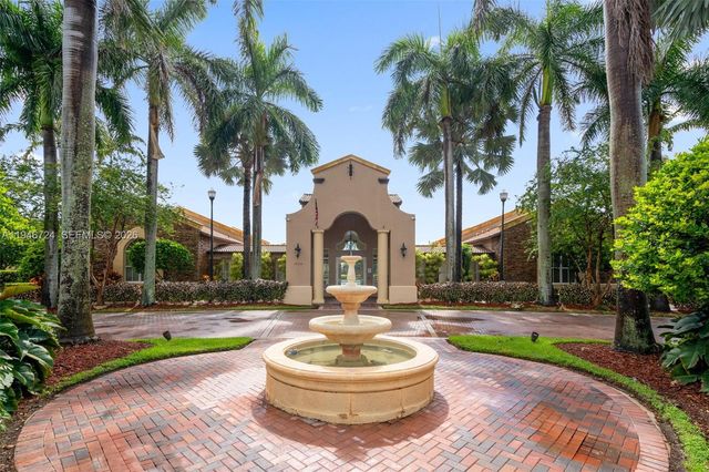 945 NE 34th Ave 103, Homestead, FL 33033