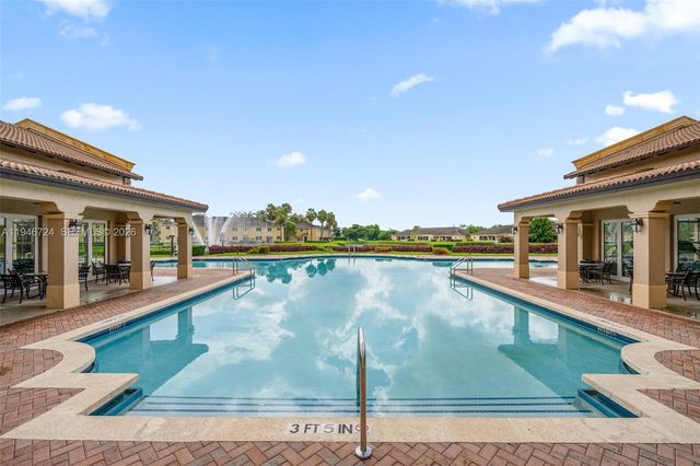 945 NE 34th Ave 103, Homestead, FL 33033