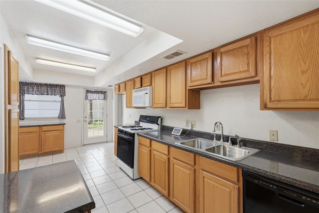 2814 Cheyenne Street, Irving, TX 75062