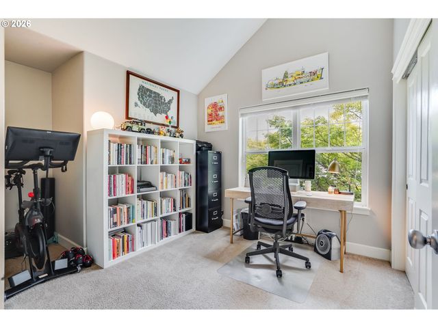 2522 Nw MILLER Rd 22, Portland, OR 97229