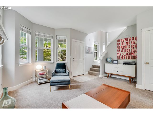 2522 Nw MILLER Rd 22, Portland, OR 97229