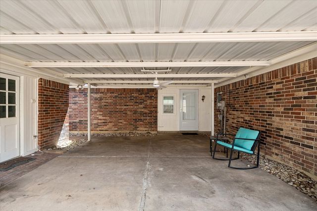 1129 W Hills Terrace, Saginaw, TX 76179