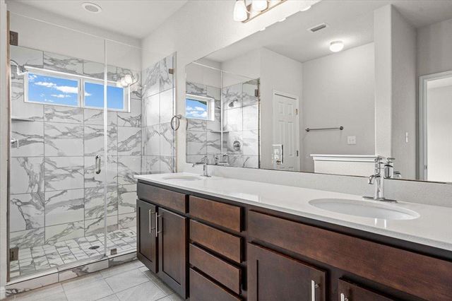 1012 Goldilocks LN, Manchaca, TX 78652