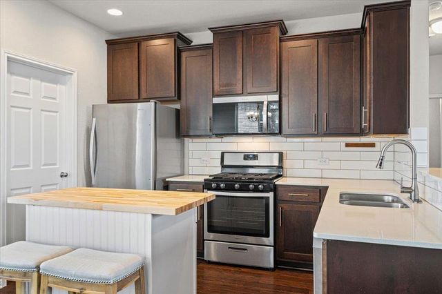 1012 Goldilocks LN, Manchaca, TX 78652